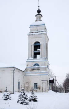 Церковь Иконы Божией Матери Тихвинская в зимнем убранстве