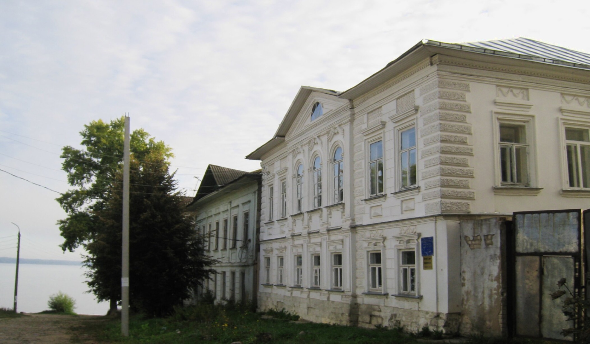 Троицкая церковь в Нерли - православный храм в Калязине