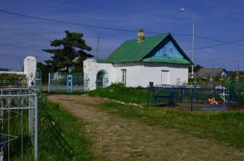 Часовня на территории Церкви Успения Пресвятой Богородицы в Молочково