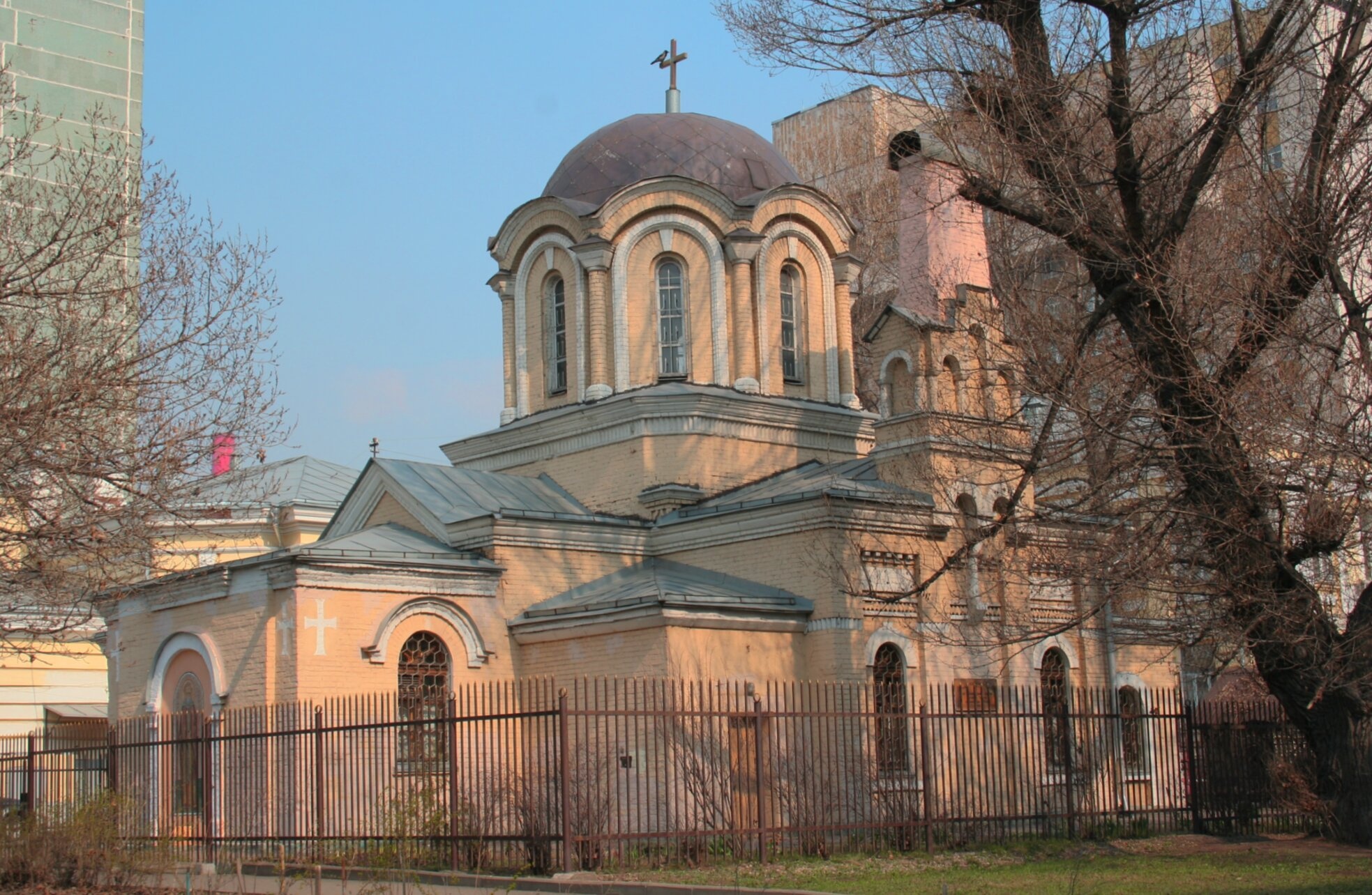 Храм преподобного Димитрия Прилуцкого на Девичьем поле