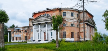 Свято-Троицкий храм в поселке Билимбай