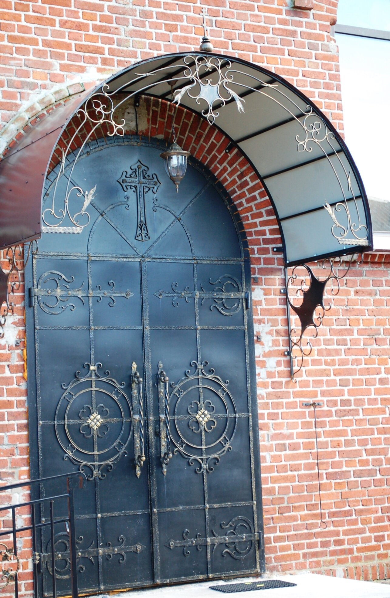 Входная группа храма Преподобного Сергия Радонежского в Рыбачьем