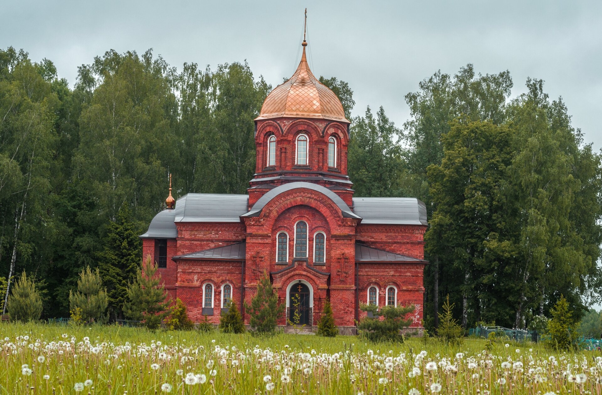 Церковь Рождества Пресвятой Богородицы в селе Брынь