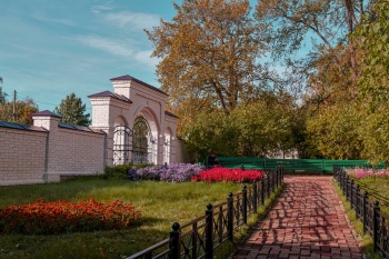 Церковь Михаила Архангела в музее-заповеднике «Тарханы»