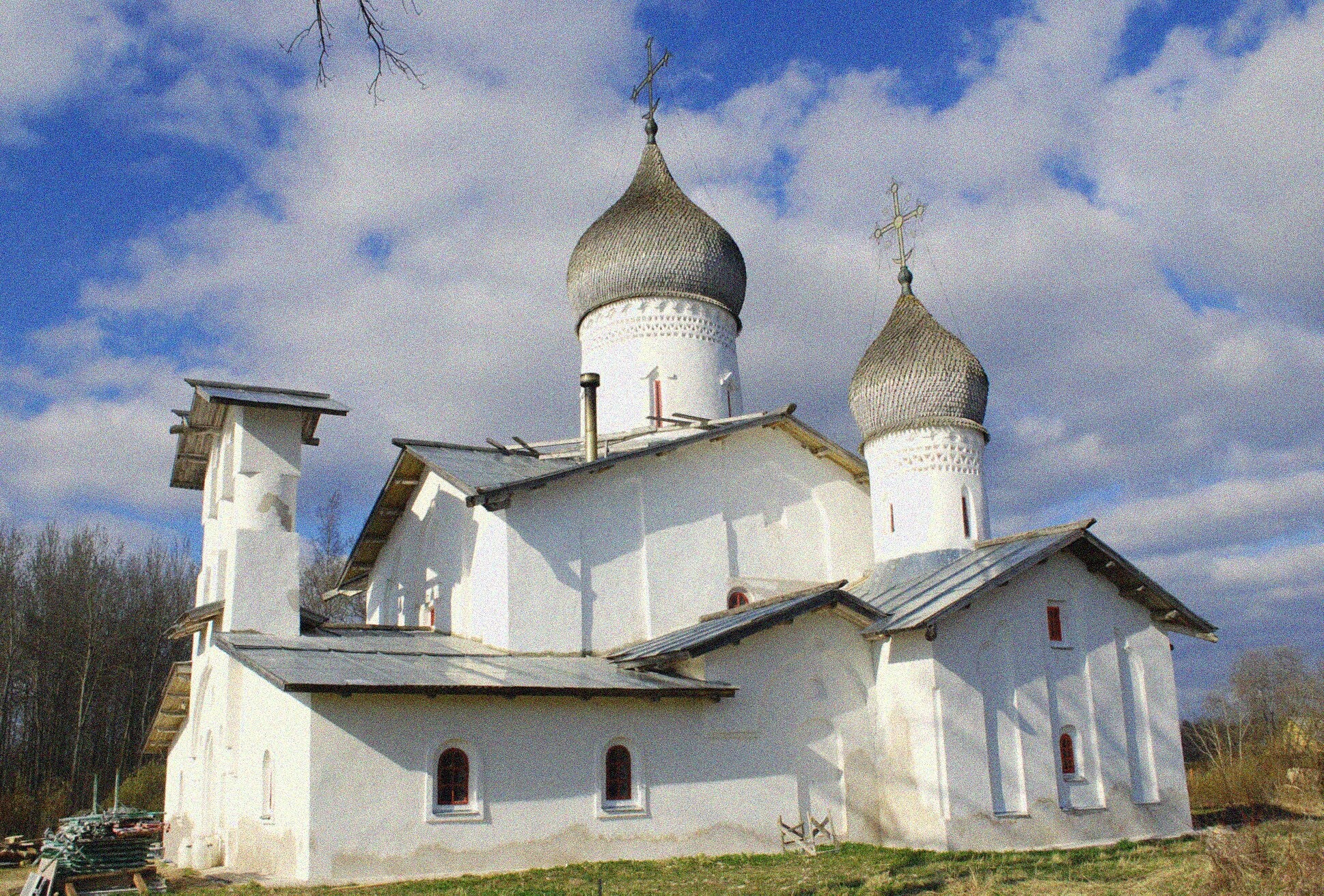 Церковь Троицы Живоначальной в деревне Доможирка