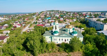 Свято-Троицкий храм в Полевском с высоты птичьего полета