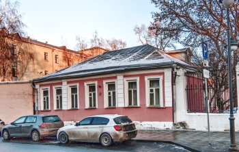 Храм Живоначальной Троицы в Вишняках в зимний период