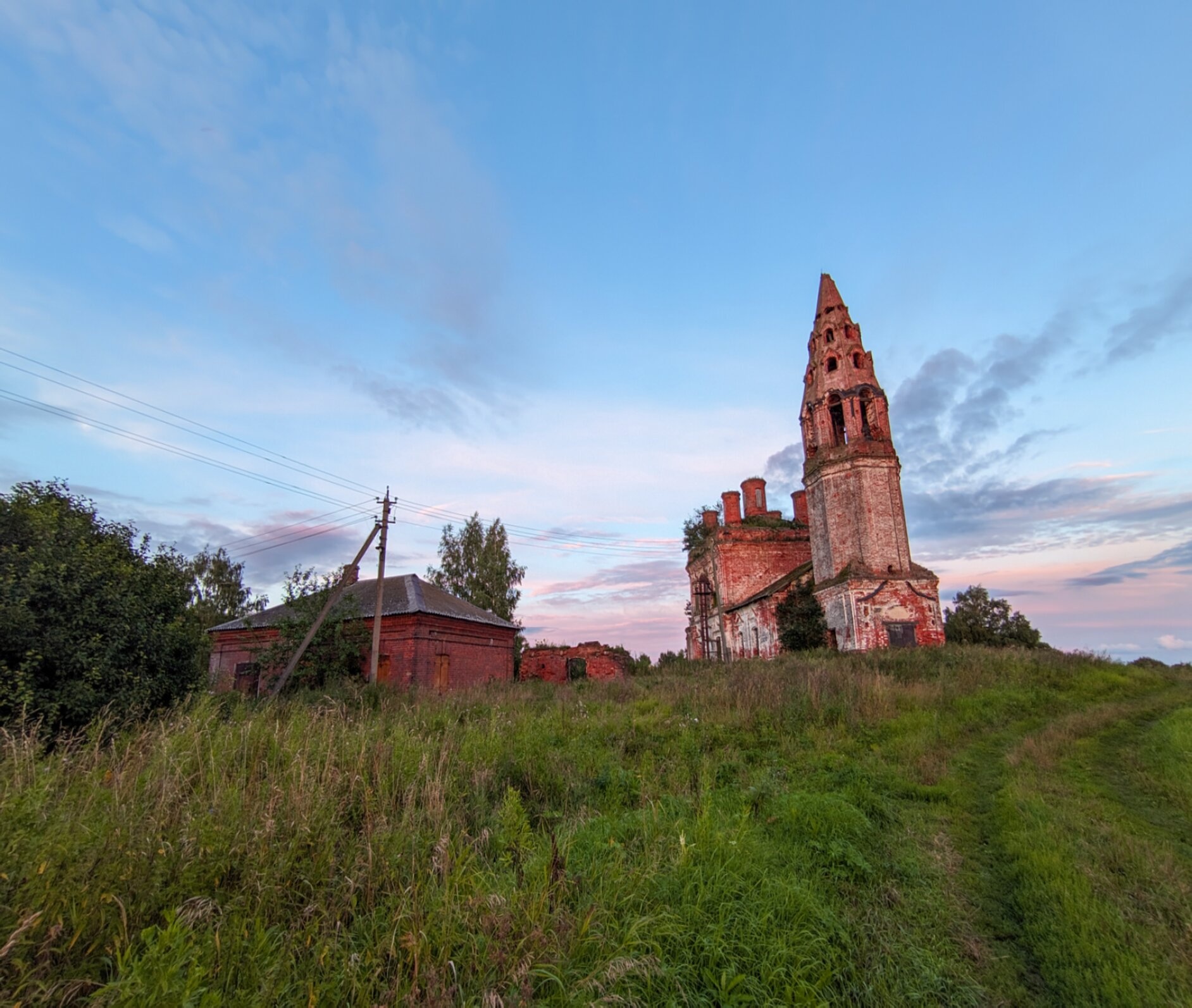 Церковь Боголюбской иконы Божией Матери в селе Великое