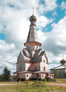 Успенская церковь в селе Варзуга