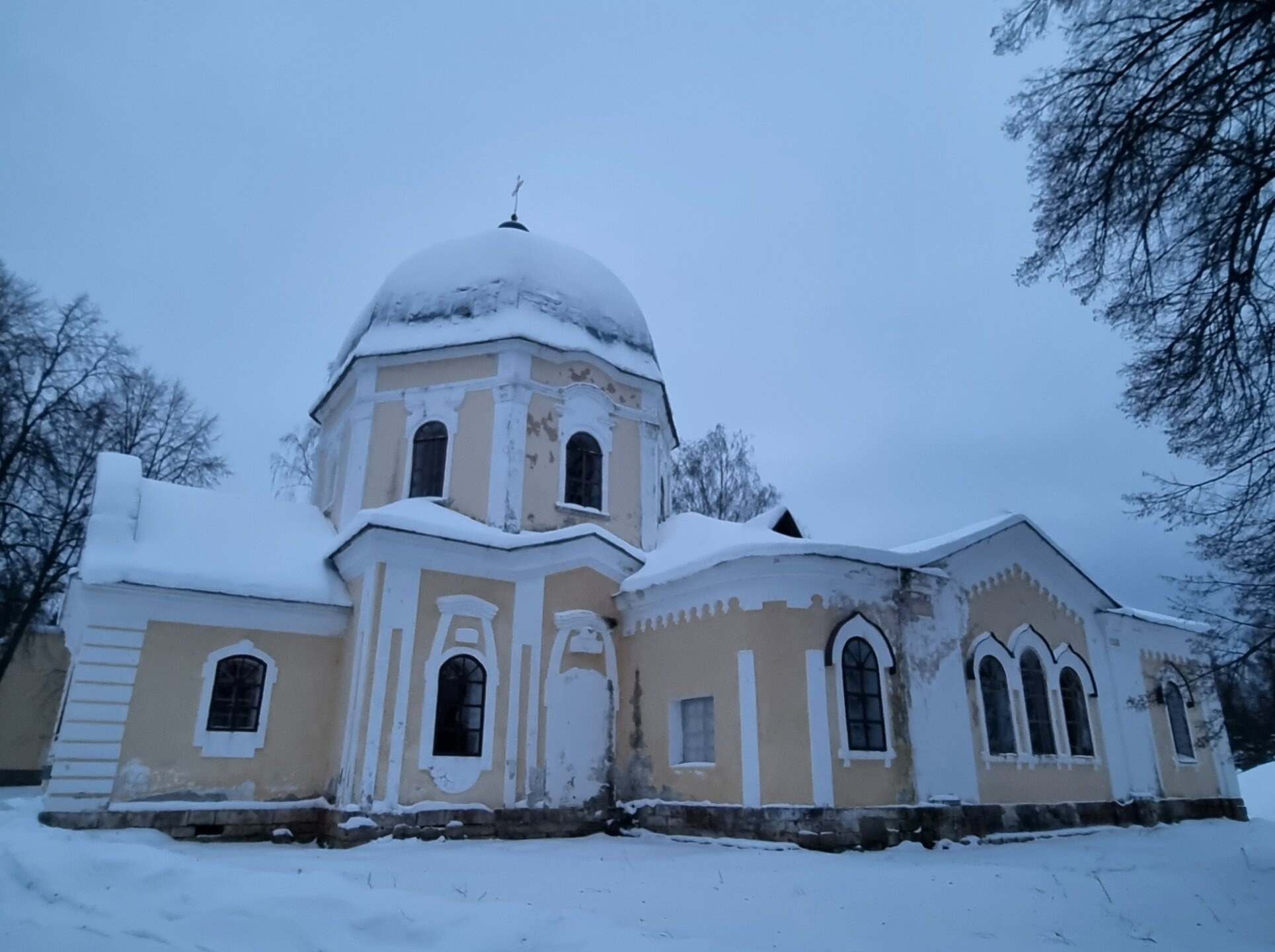 Знаменская церковь в усадьбе Знаменское-Раёк