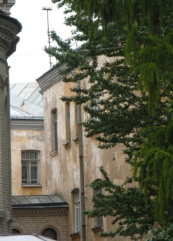 Внутренний двор подворья Валаамского монастыря - Казанская церковь