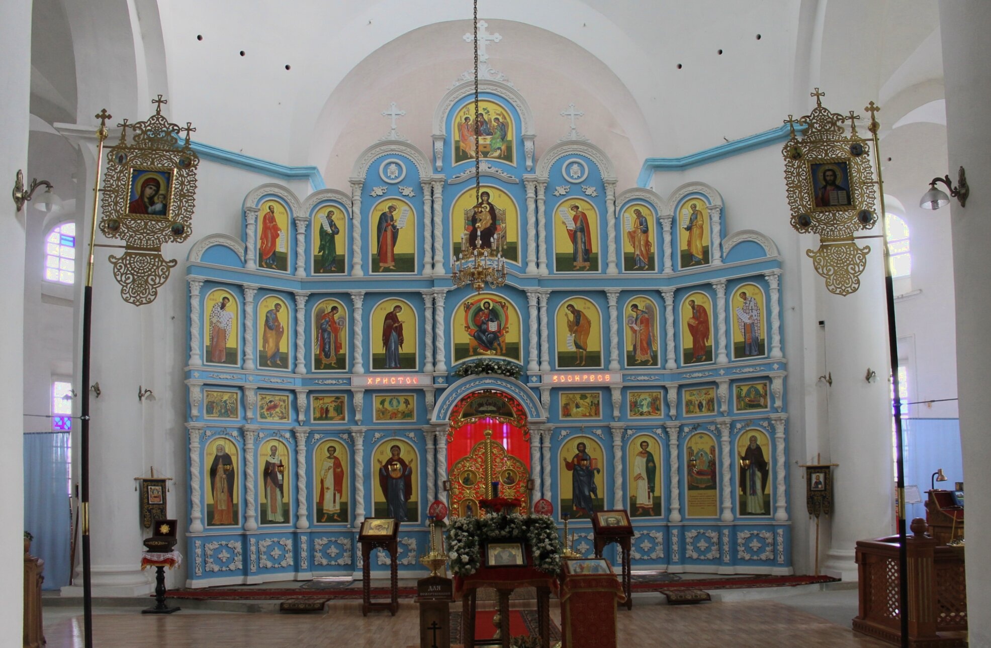 Иконостас Успенского собора в Рыльске