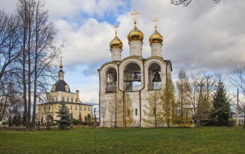Колокольня Никольского монастыря в Переславле-Залесском