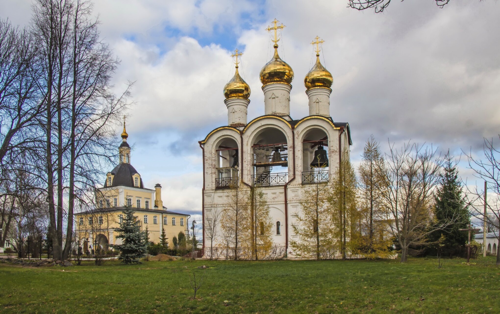 Колокольня Никольского монастыря в Переславле-Залесском