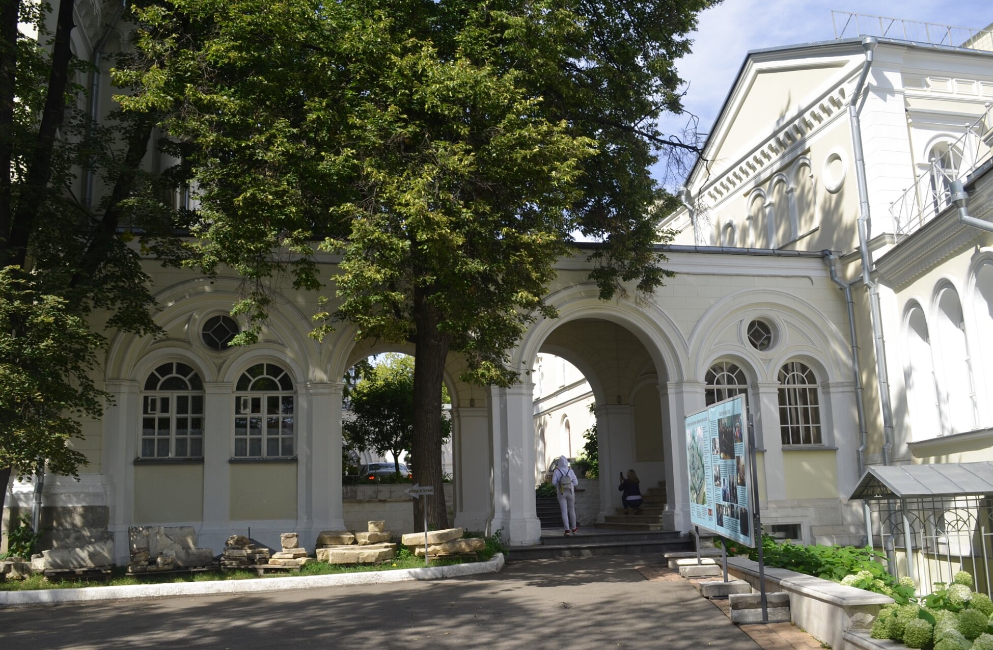 Иоанно-Предтеченский ставропигиальный женский монастырь в Москве