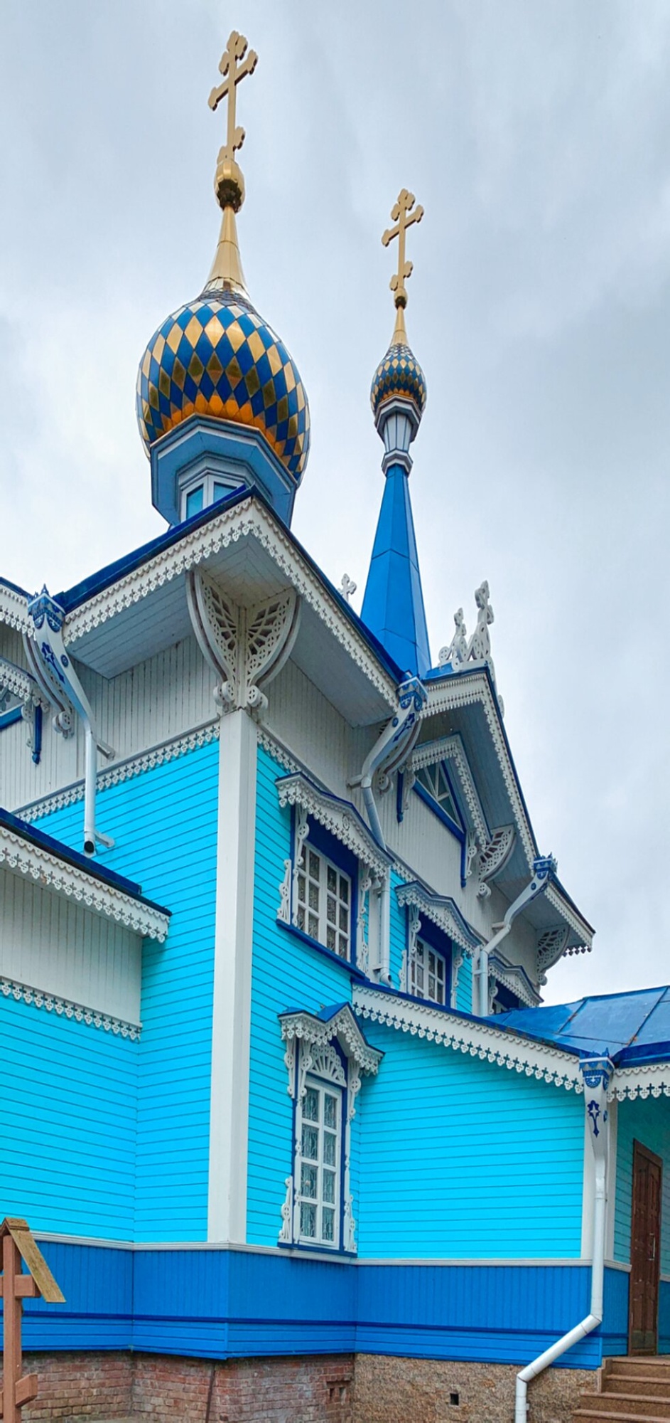 Успенская церковь в Ижевске: фотография деревянного храма