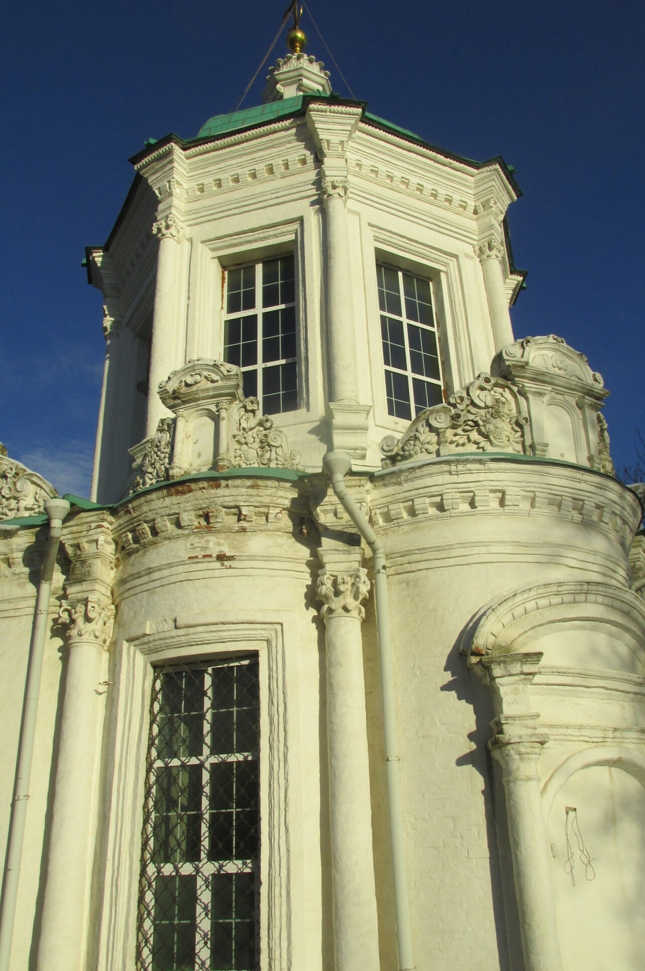 Знаменская церковь и усадебный дом в Дубровицах