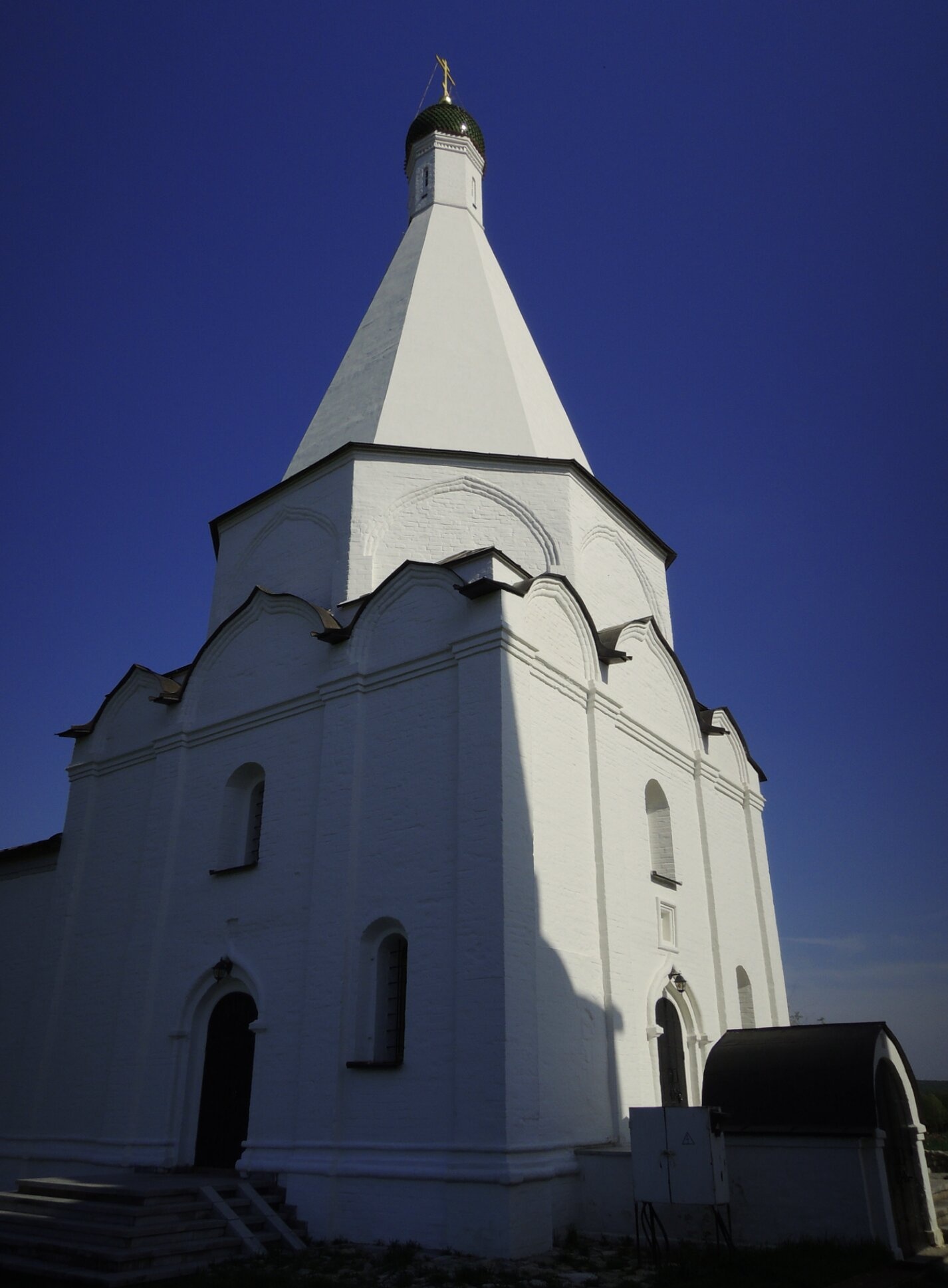 Спасо-Преображенский Воротынский монастырь на реке Угре