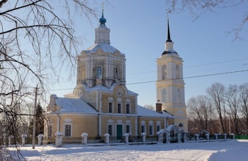 Храм Живоначальной Троицы в селе Голочёлово