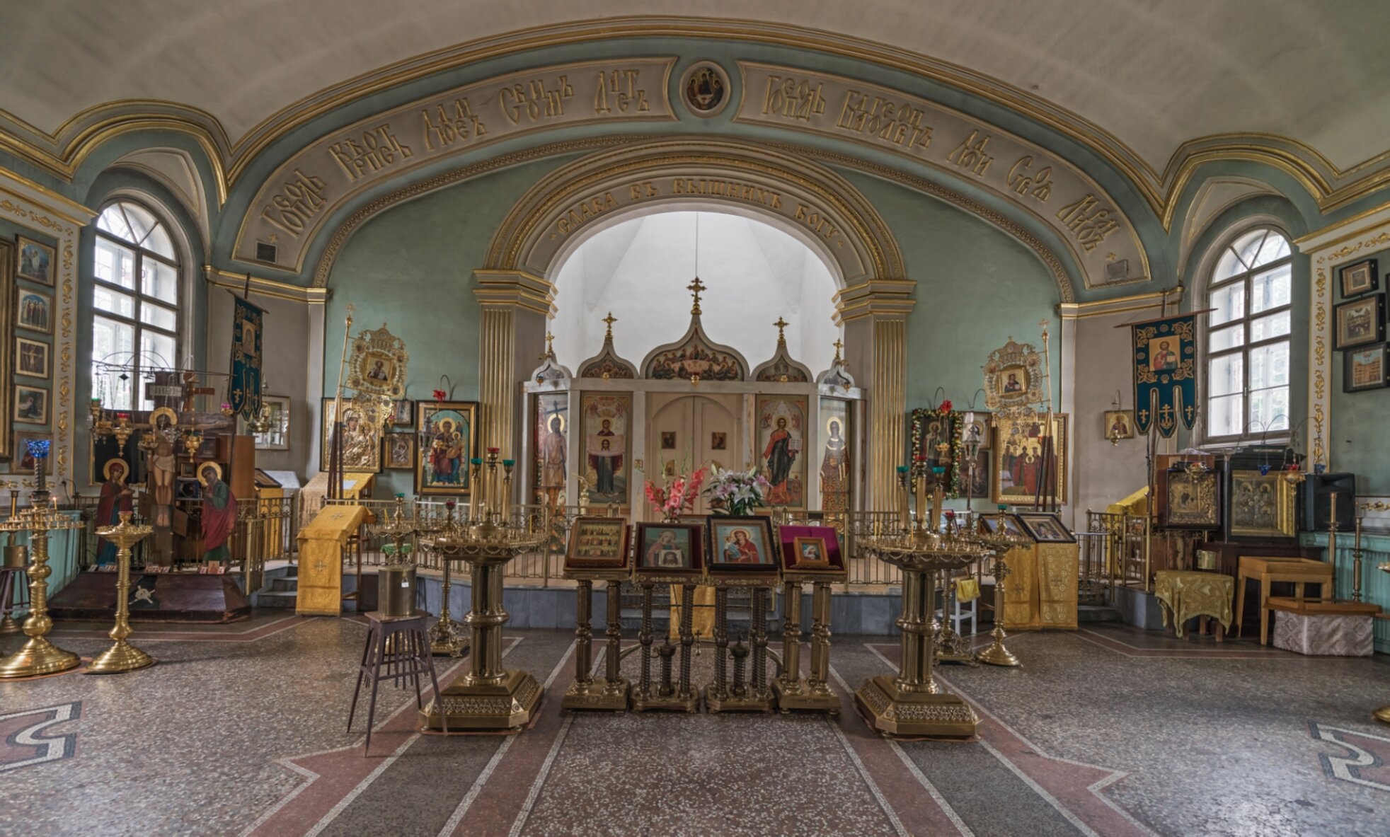 Интерьер Храма Святого Благоверного Великого Князя Александра Невского в Пскове