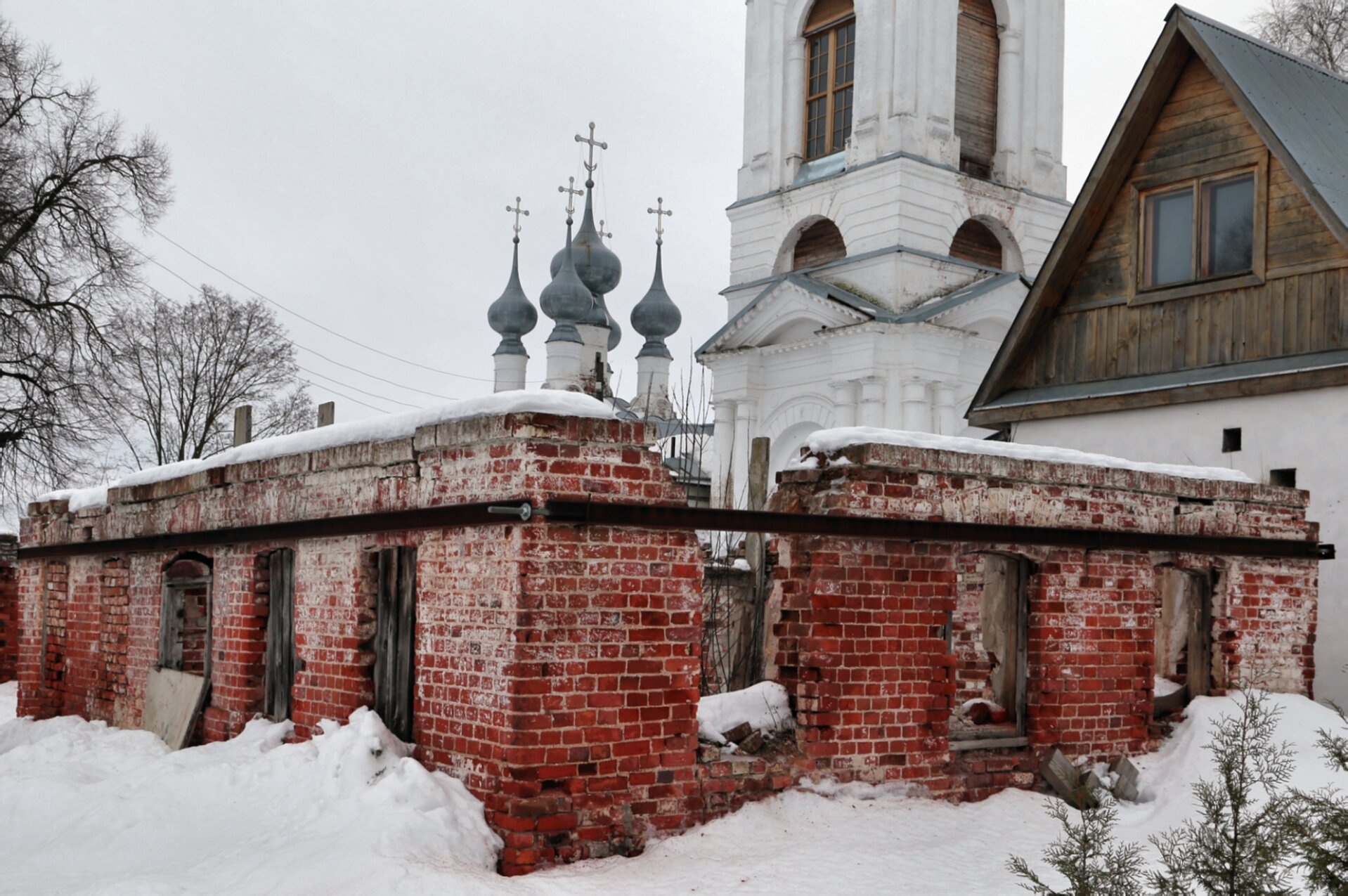 Церковный комплекс в Заречном - зимняя фотография