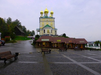 Воскресенская церковь в Плёсе