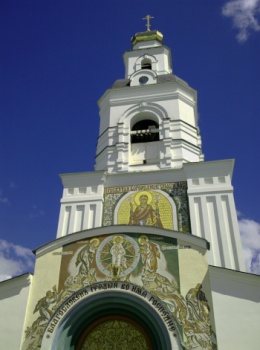 Колокольня Спасо-Преображенской церкви в Екатеринбурге