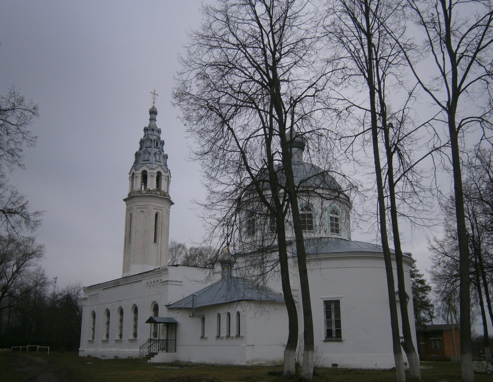 Храм Святой Троицы в деревне Захарово