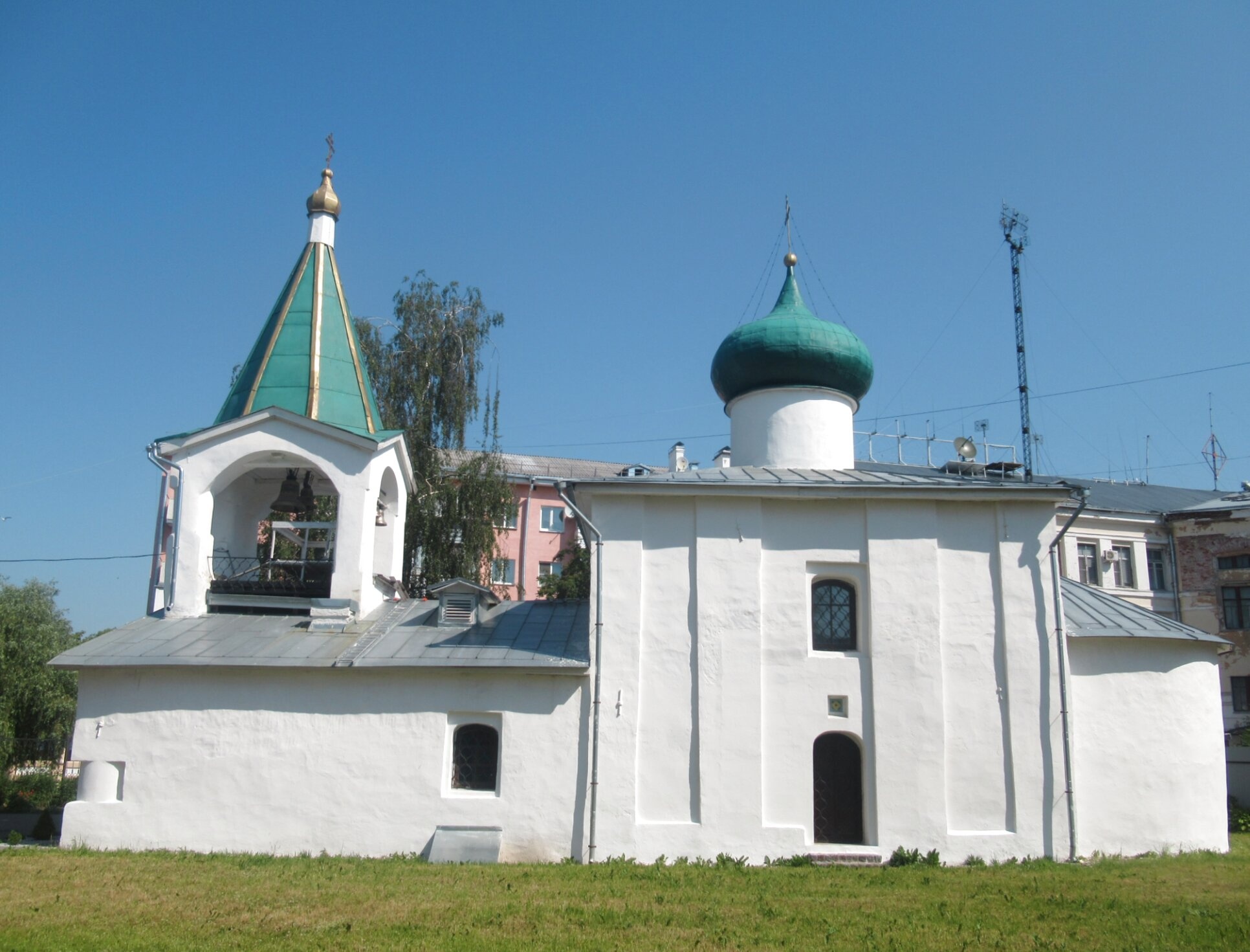 Храм Преполовения Пятидесятницы в Пскове