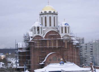 Храм Покрова Пресвятой Богородицы в Ясеневе на зимней фотографии