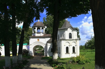 Святые ворота Феодоровского женского монастыря