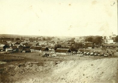 Церковь Покрова Пресвятой Богородицы в Красном на исторической фотографии 1915 года