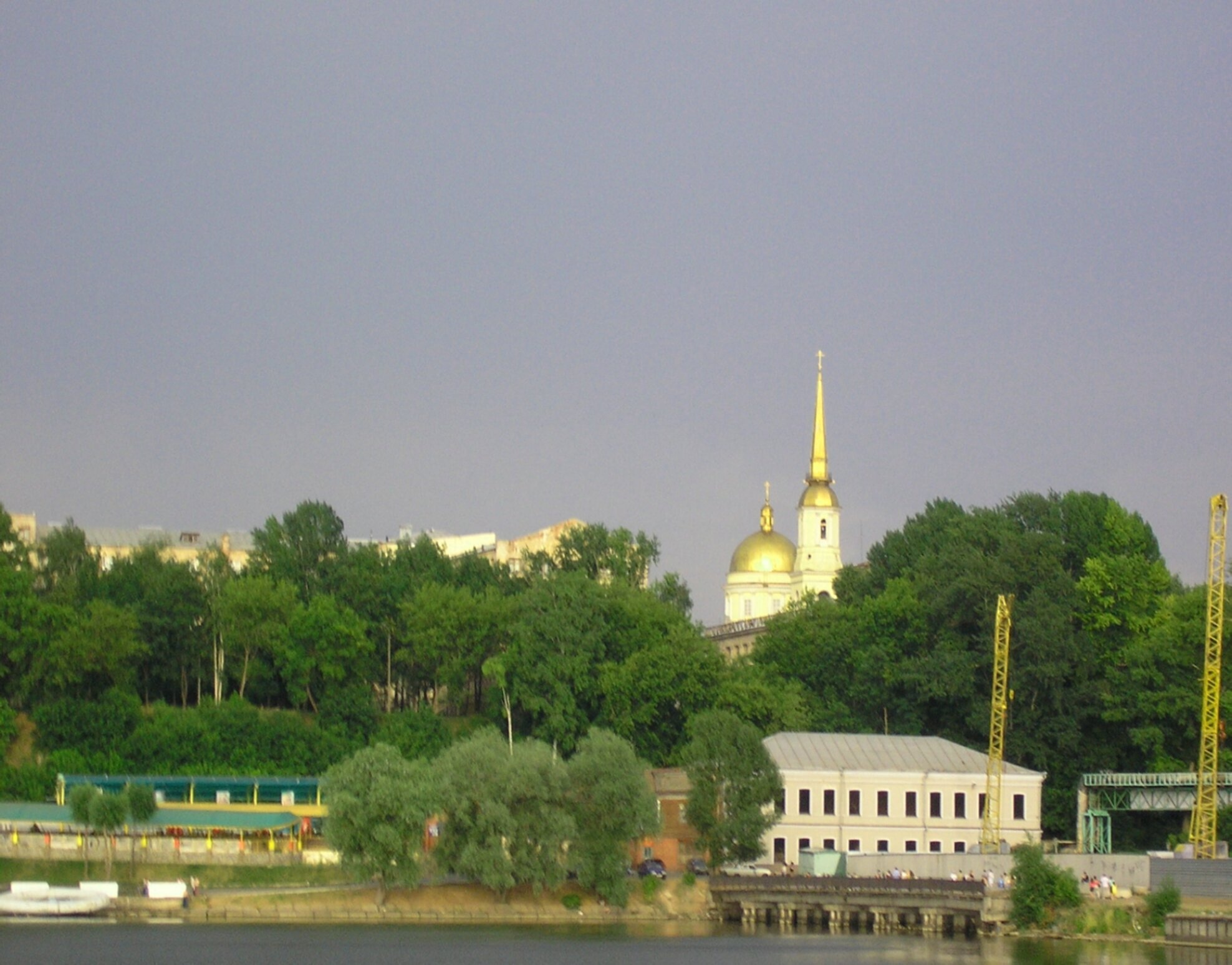 Собор Александра Невского в Ижевске на берегу Ижевского пруда