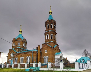 Храм Живоначальной Троицы в селе Безводное