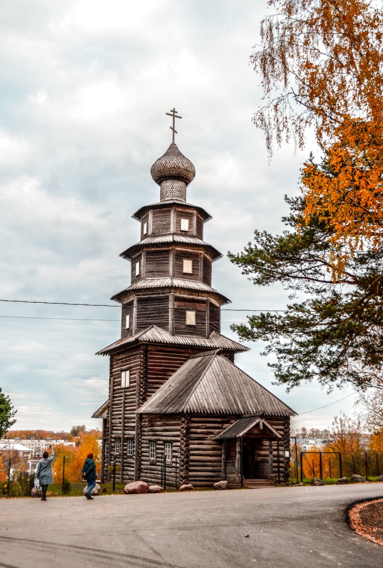 Преображенская церковь на острове Кижи: уникальный памятник русского зодчества