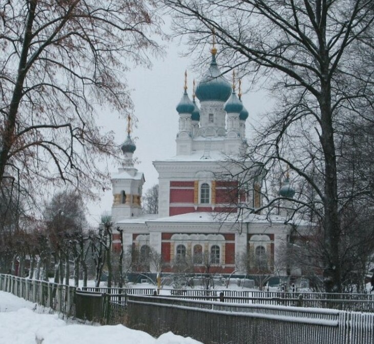 Храм Покрова Пресвятой Богородицы в Гатчине в зимний период