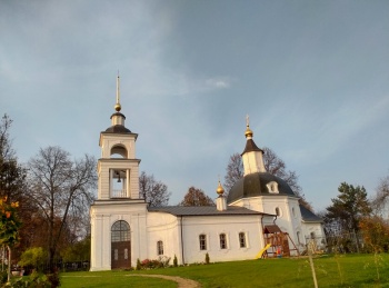 Храм Рождества Пресвятой Богородицы в деревне Селевкино