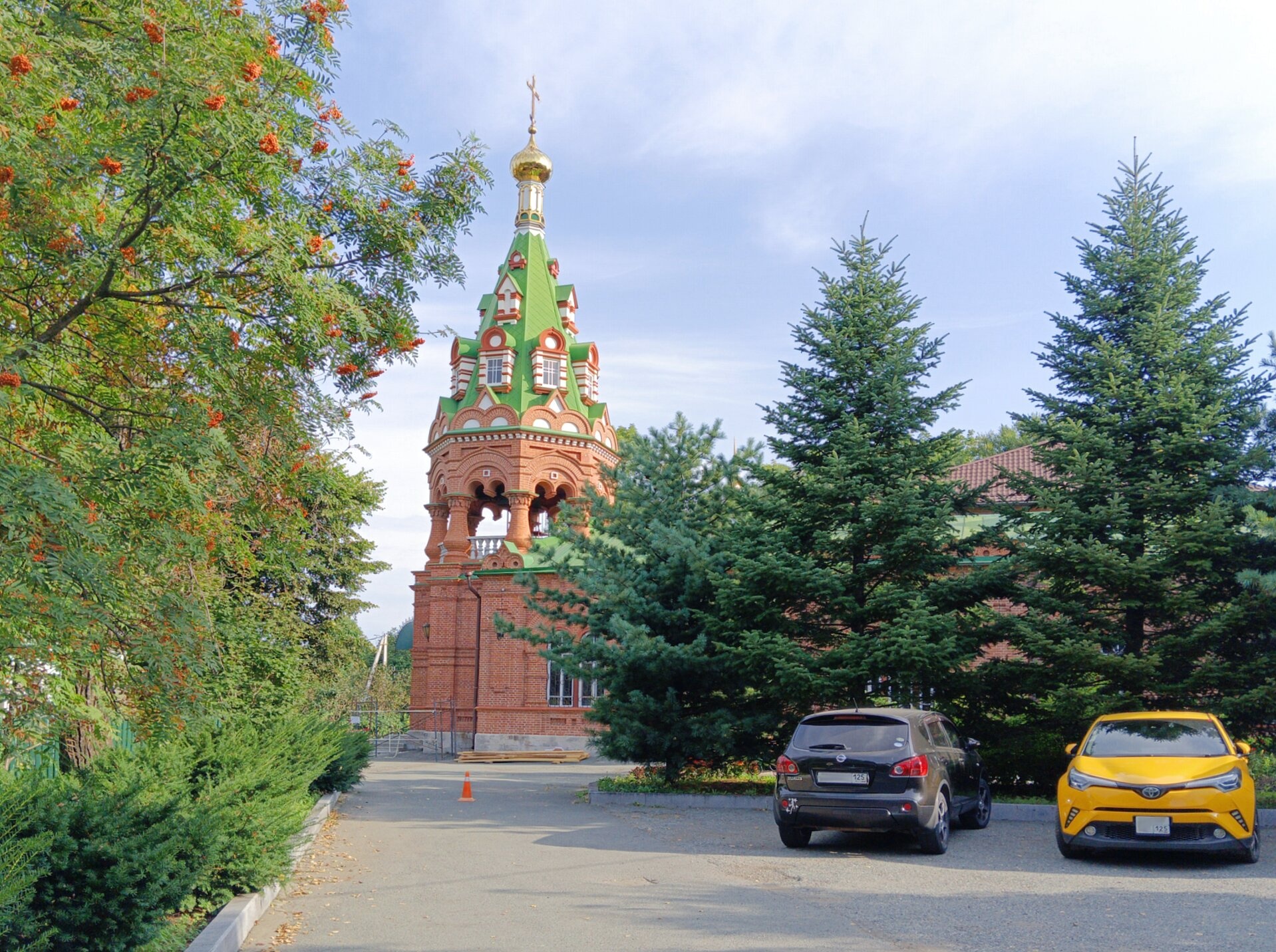 Колокольня Марфо‑Мариинского женского монастыря в Седанке