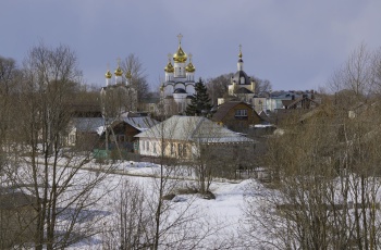 Свято-Никольский монастырь в зимнем убранстве