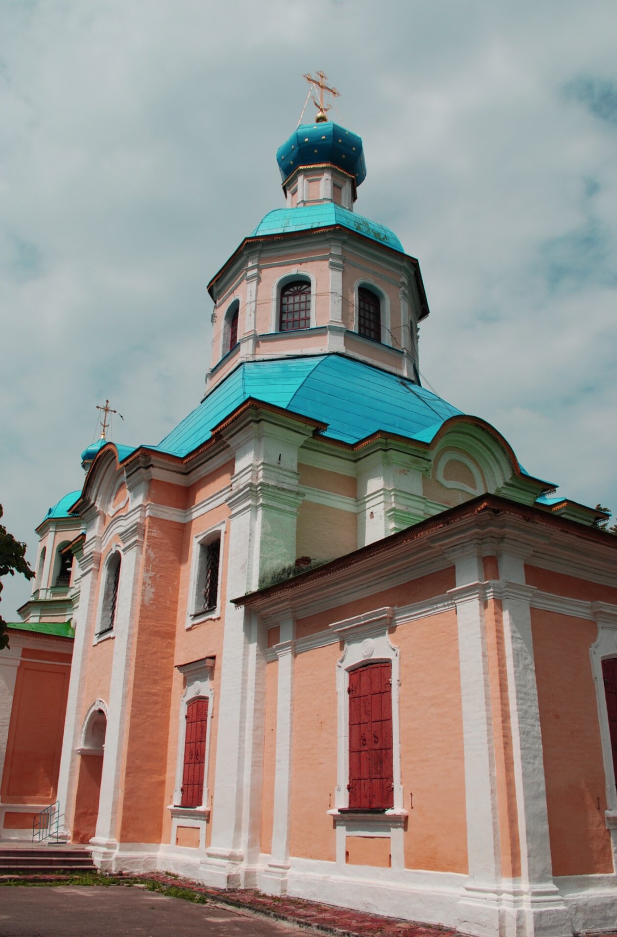 Храм Святых Апостолов Петра и Павла в Ясеневе