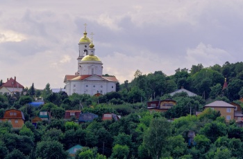 Храм Рождества Иоанна Предтечи в селе Ключищи на берегу Волги