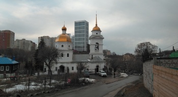 Покровская церковь в Уфе — православная святыня с золотыми куполами