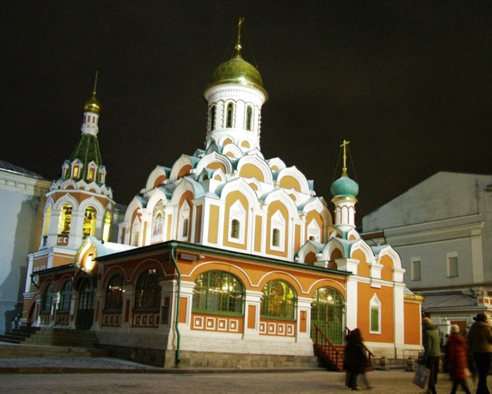 Казанский собор на Красной площади: ночной образ московской святыни