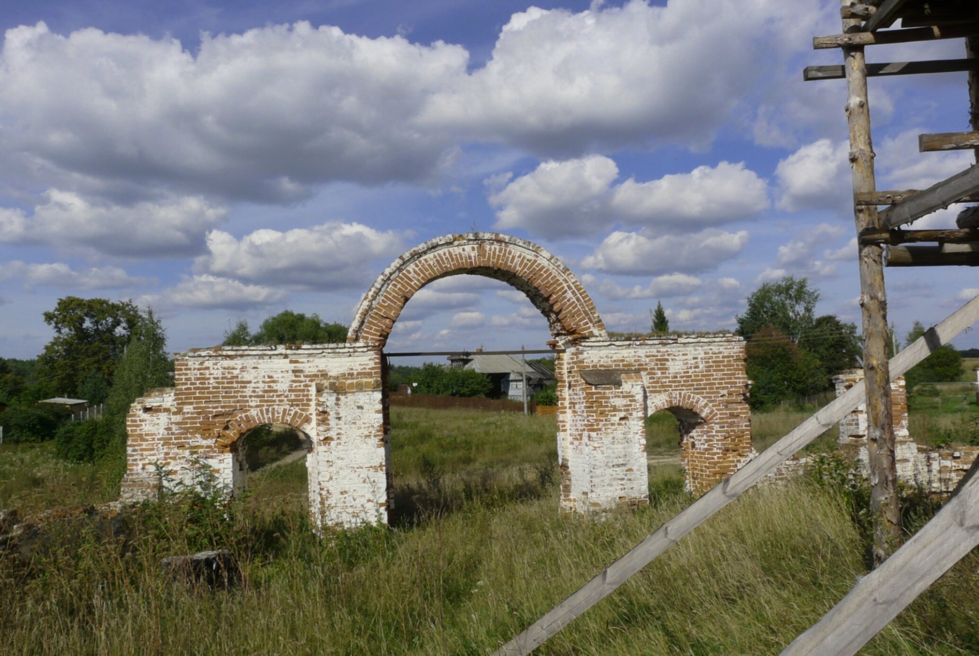 Руины Церкви Рождества Пресвятой Богородицы в селе Пречистое