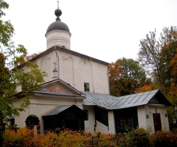 Храм святых Жён-Мироносиц со Скудельницей в Пскове