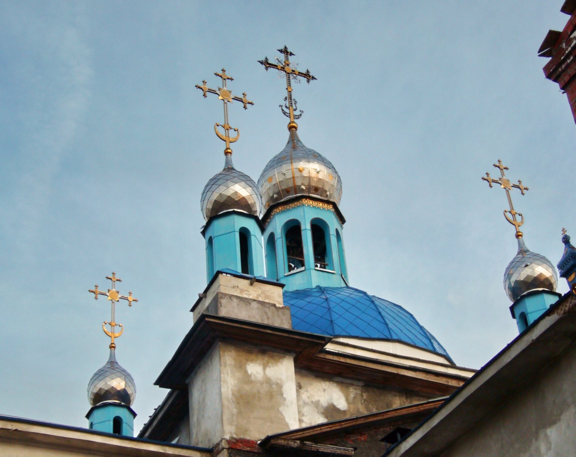 Купола Церкви Успения Пресвятой Богородицы в Новоуткинске