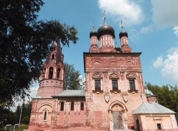 Храм Покрова Пресвятой Богородицы в усадьбе Мещерское
