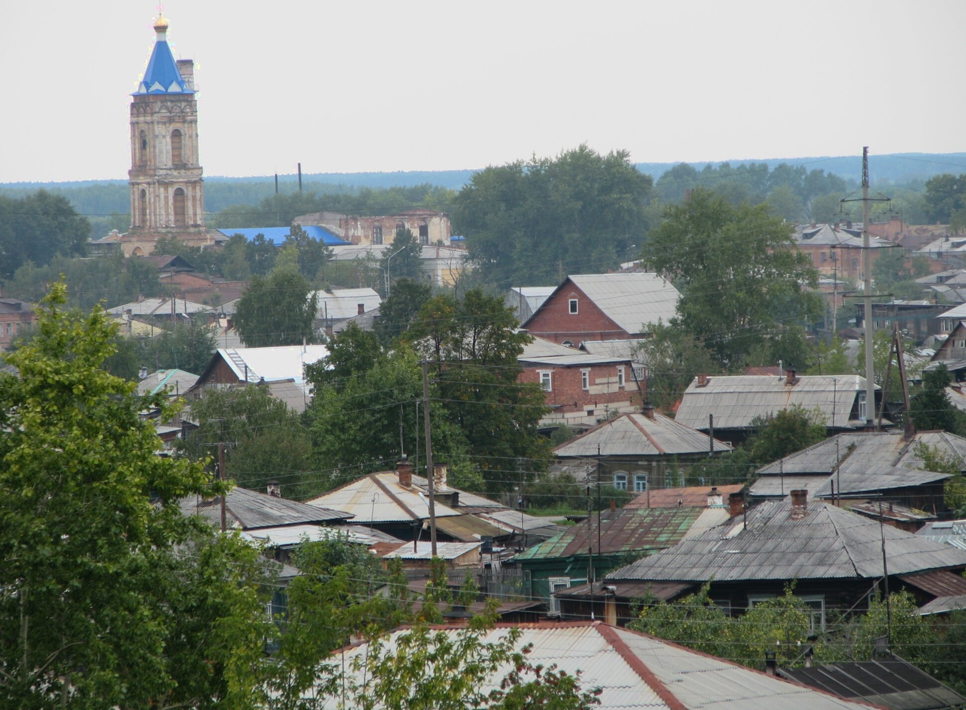 Панорамный вид на Сретенскую церковь и город Ирбит