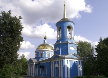 Храм иконы Божией Матери «Знамение» в селе Непецино