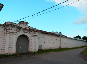 Западные ворота Свято-Юрьева мужского монастыря